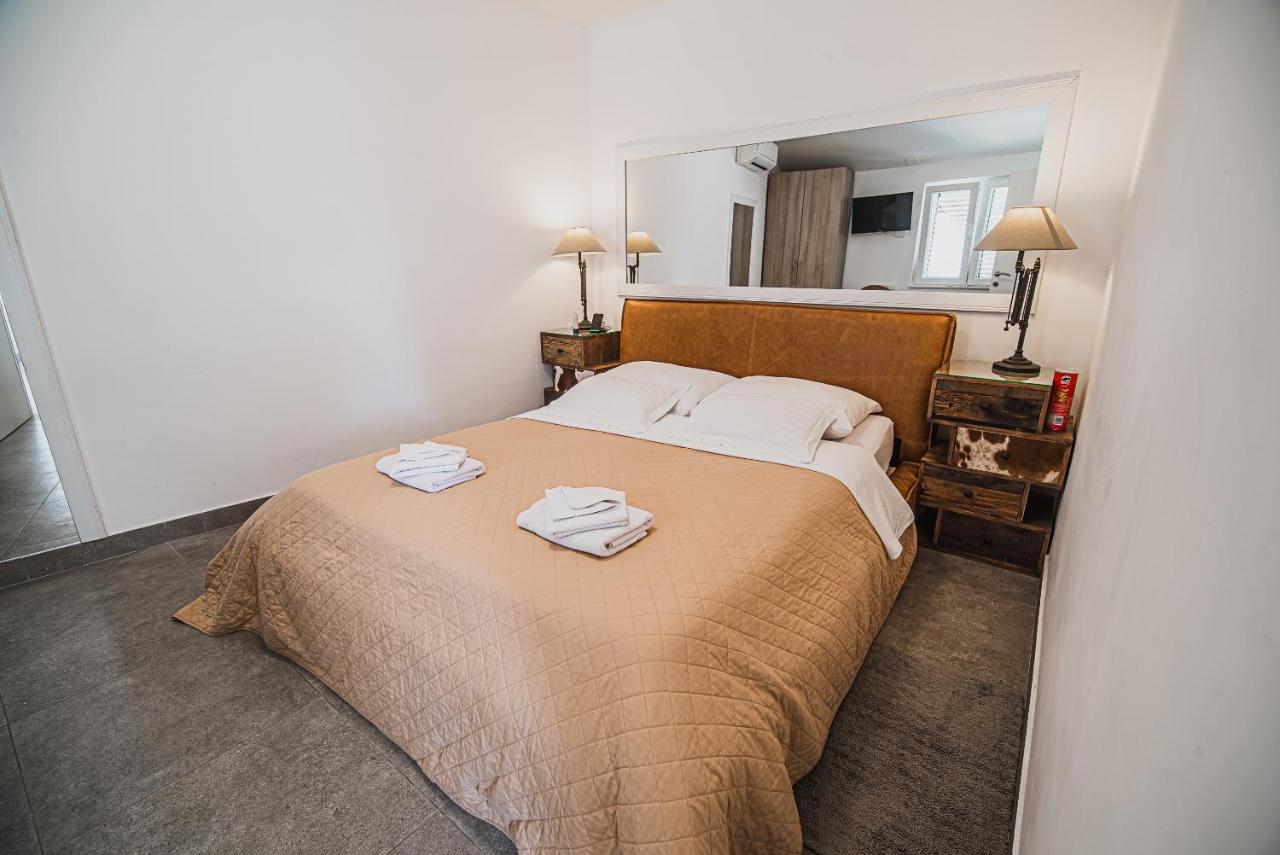 Downtown Luxury Apartments With Hot Tub Водице Экстерьер фото