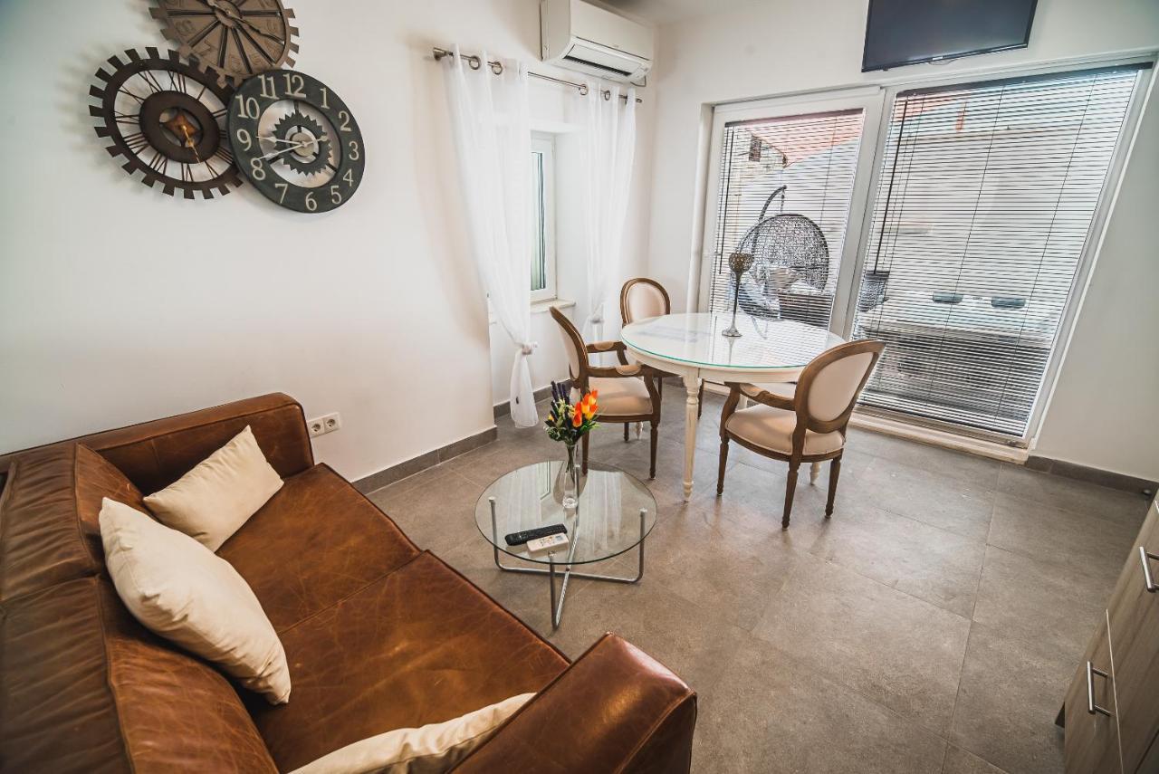 Downtown Luxury Apartments With Hot Tub Водице Экстерьер фото