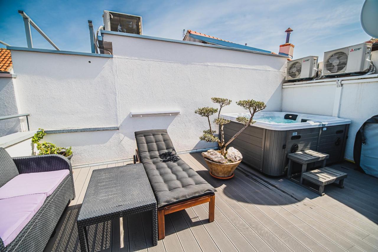 Downtown Luxury Apartments With Hot Tub Водице Экстерьер фото