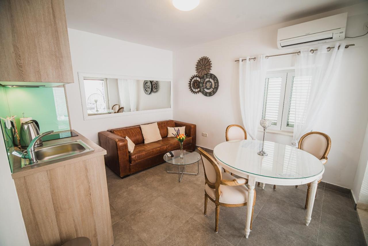 Downtown Luxury Apartments With Hot Tub Водице Экстерьер фото