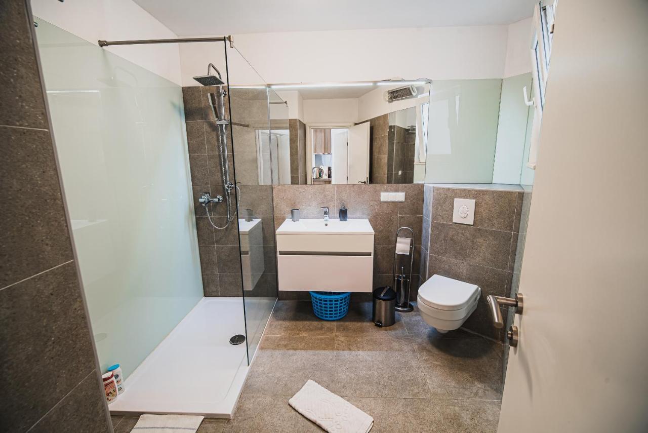 Downtown Luxury Apartments With Hot Tub Водице Экстерьер фото
