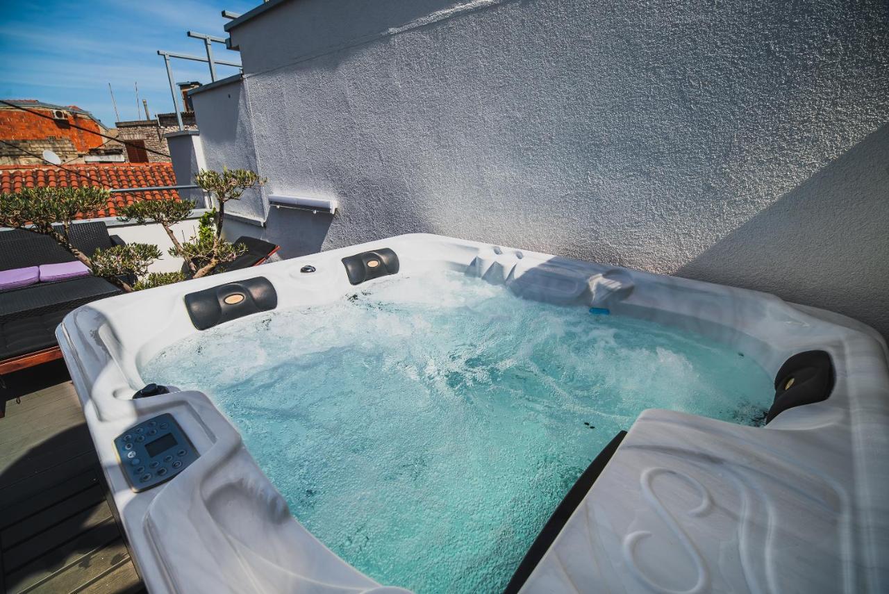 Downtown Luxury Apartments With Hot Tub Водице Экстерьер фото