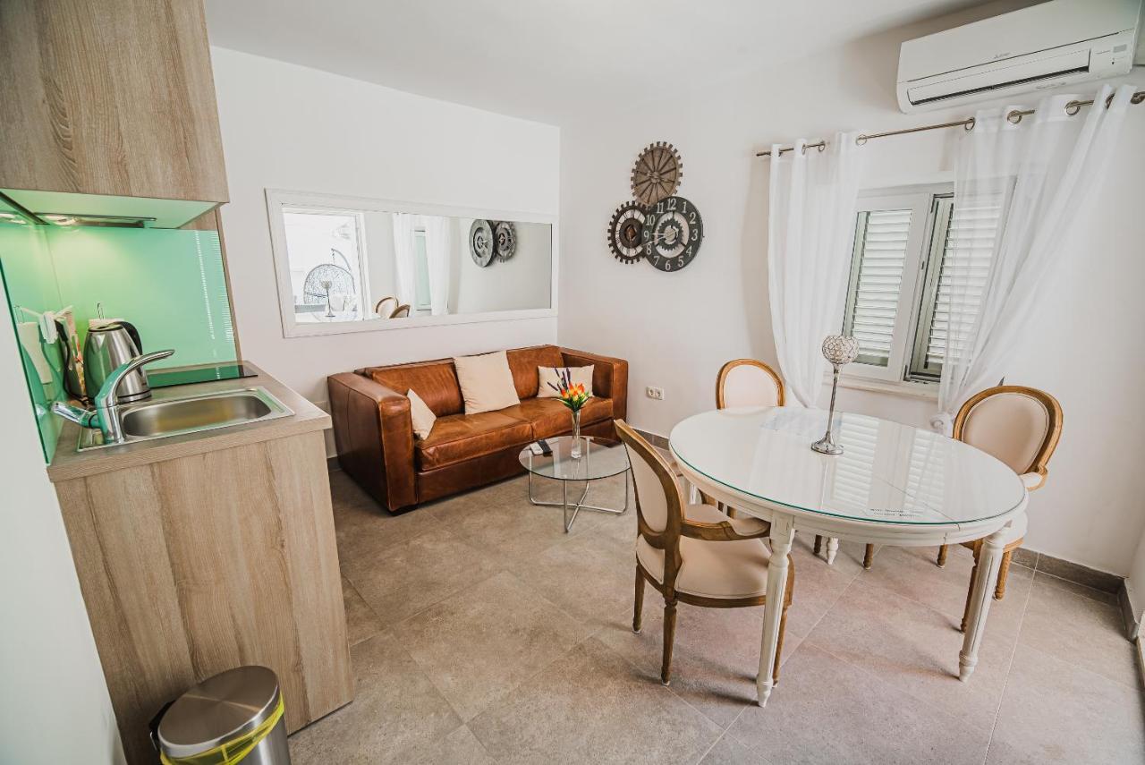 Downtown Luxury Apartments With Hot Tub Водице Экстерьер фото