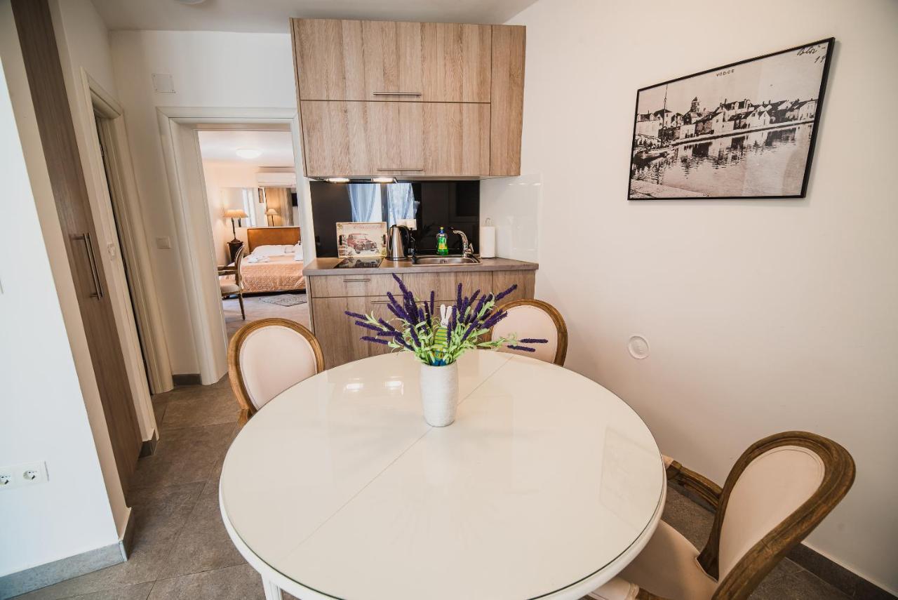 Downtown Luxury Apartments With Hot Tub Водице Экстерьер фото