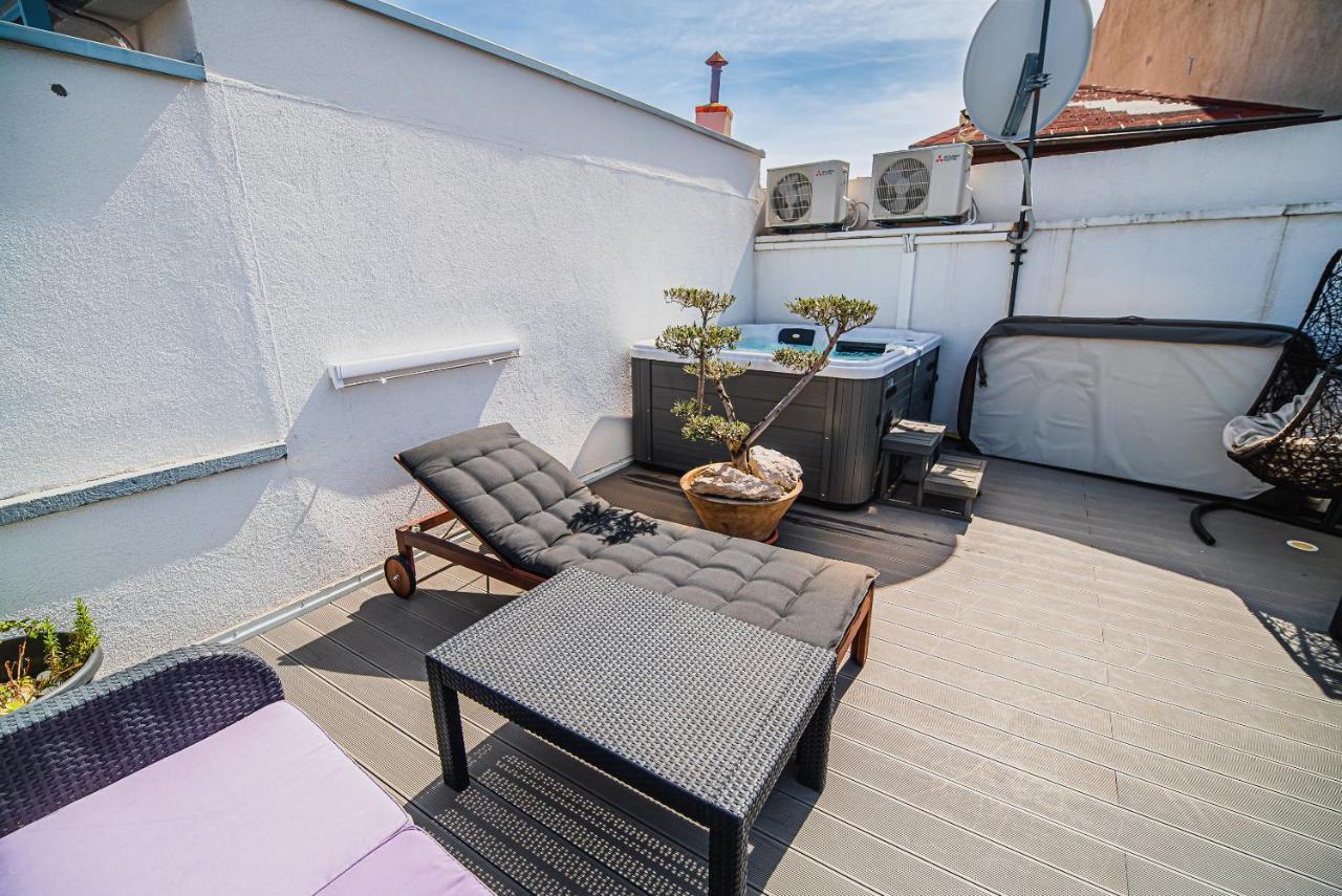 Downtown Luxury Apartments With Hot Tub Водице Экстерьер фото